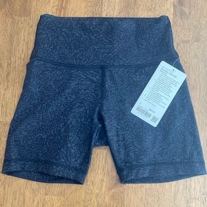 Lululemon Wunder Train Size 6